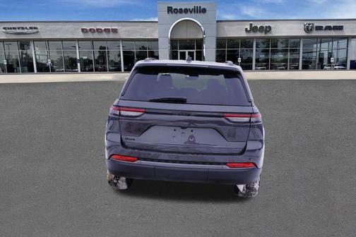 2026 Jeep Grand Cherokee Laredo
