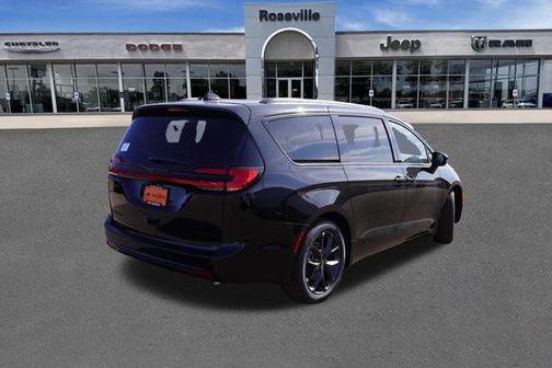 2026 Chrysler Pacifica Limited