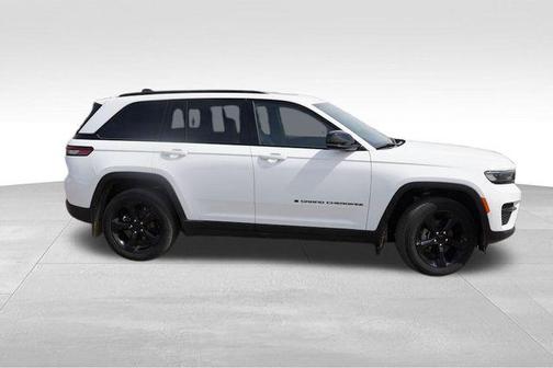 2024 Jeep Grand Cherokee Laredo