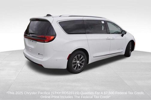 2025 Chrysler Pacifica Hybrid Pinnacle