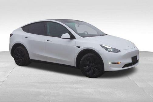 2025 Tesla Model Y Long Range