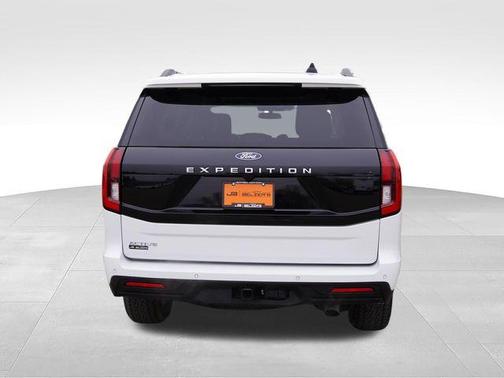 Oxford White 2025 Ford Expedition Active