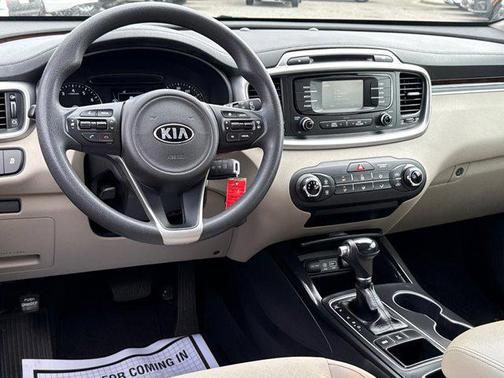 2017 Kia Sorento LX