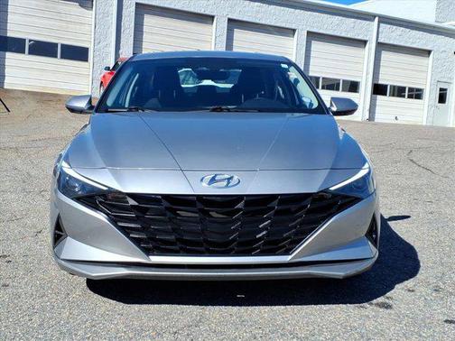 2023 Hyundai ELANTRA SE