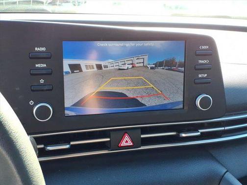 2023 Hyundai ELANTRA SE