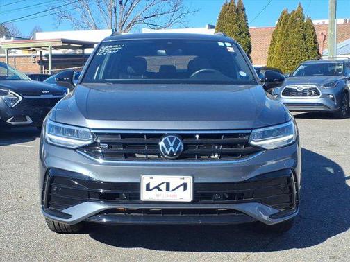 2024 Volkswagen Tiguan 2.0T SE R-Line Black