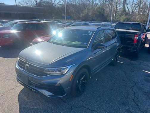 2024 Volkswagen Tiguan 2.0T SE R-Line Black