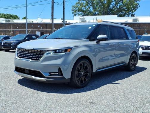Ceramic Silver 2023 Kia Carnival SX Prestige