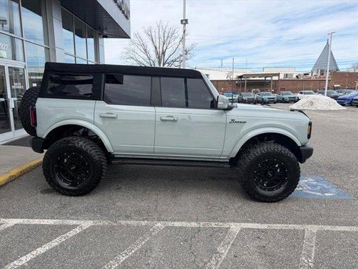 2023 Ford Bronco Outer Banks