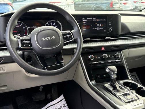2022 Kia Carnival LX