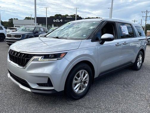 2022 Kia Carnival LX