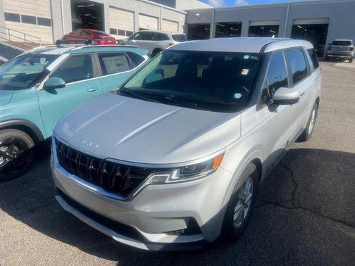 2022 Kia Carnival LX