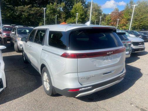 2022 Kia Carnival LX