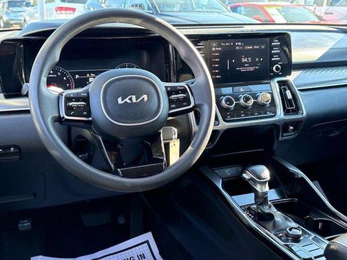 2023 Kia Sorento LX