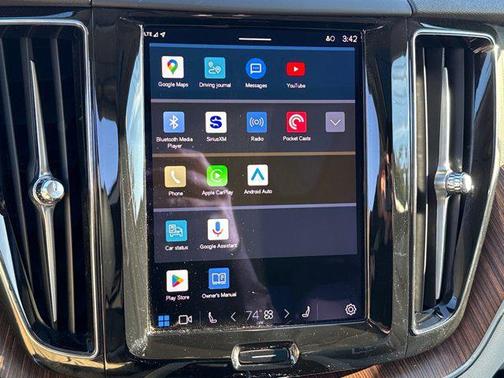 2022 Volvo XC60 B5 Momentum