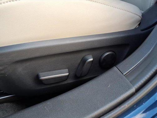 2025 Mazda Mazda3 FWD w/Preferred Package