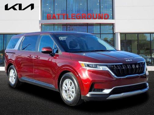 2024 Kia Carnival LX