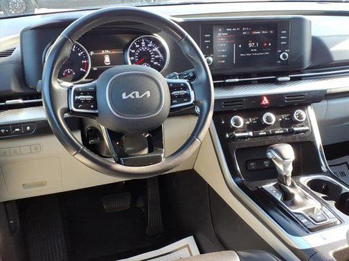 2024 Kia Carnival LX