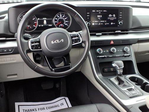 2024 Kia Carnival LX