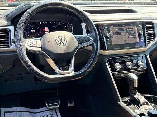 2022 Volkswagen Atlas Cross Sport 3.6L V6 SEL Premium R-Line