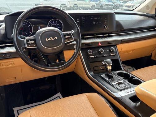 2023 Kia Carnival LX