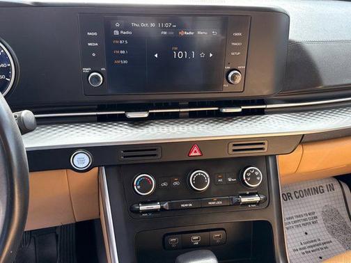 2023 Kia Carnival LX