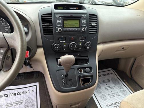 2011 Kia Sedona LX