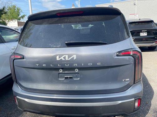 Everlasting Silver 2023 Kia Telluride SX X-Line
