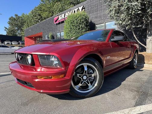 2005 Ford Mustang GT Premium