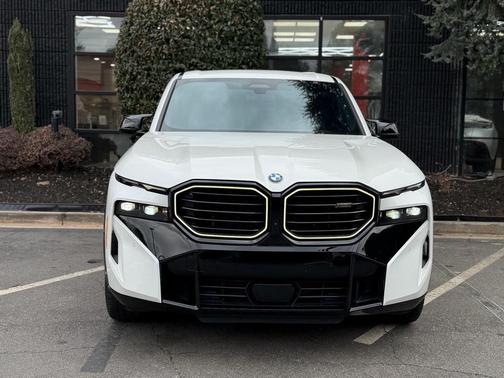 2023 BMW XM Base (A8)