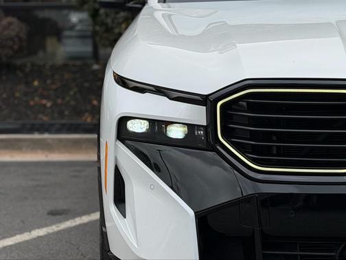 2023 BMW XM Base (A8)