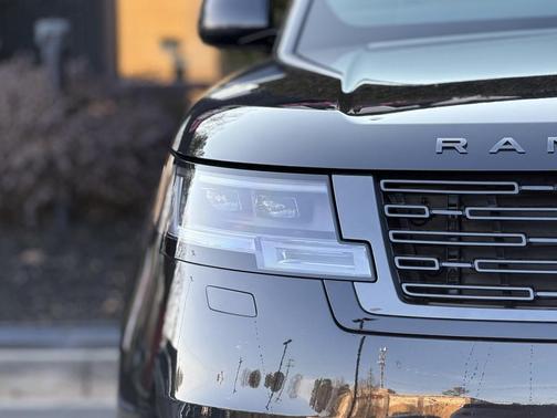 2024 Land Rover Range Rover P530 SE