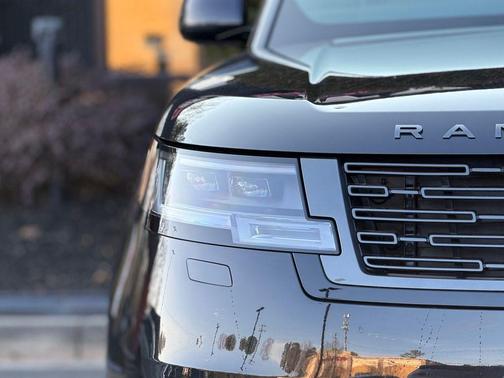 2024 Land Rover Range Rover P530 SE