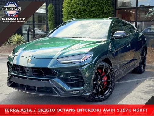 2022 Lamborghini Urus Graphite Capsule