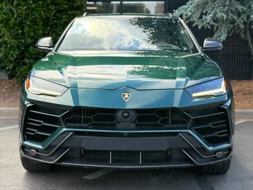 2022 Lamborghini Urus Graphite Capsule