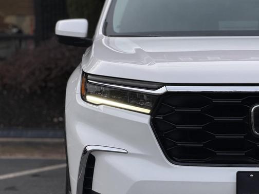 2023 Honda Pilot AWD Elite