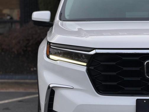 2023 Honda Pilot AWD Elite