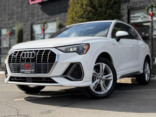 2022 Audi Q3 45 S line Premium