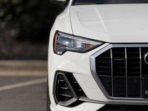 2022 Audi Q3 45 S line Premium
