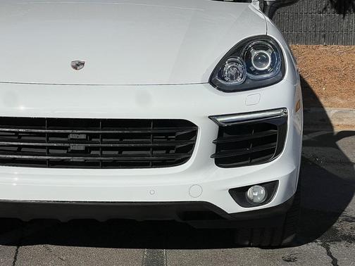 2018 Porsche Cayenne Platinum Edition