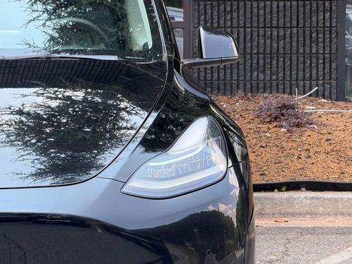 Black 2021 Tesla Model Y Long Range