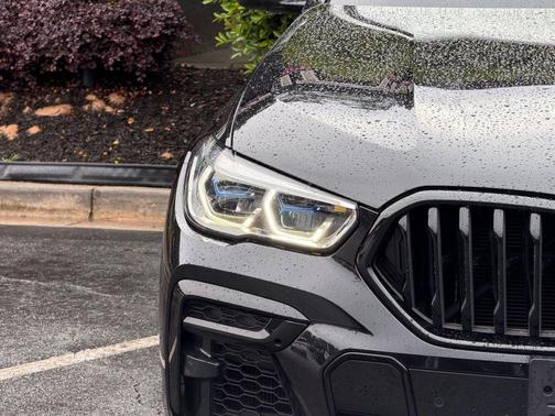 Black Sapphire Metallic 2022 BMW X6 xDrive40i