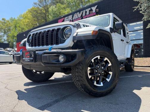 Bright White Clearcoat 2024 Jeep Wrangler 4xe Rubicon X