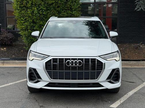 Glacier White Metallic 2022 Audi Q3 45 S line Premium Plus