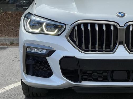 2021 BMW X6 M50i