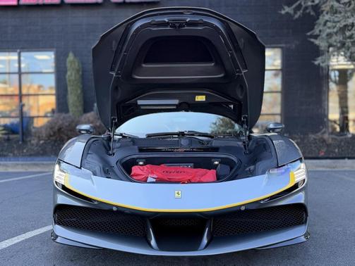 2021 Ferrari SF90 Stradale Base