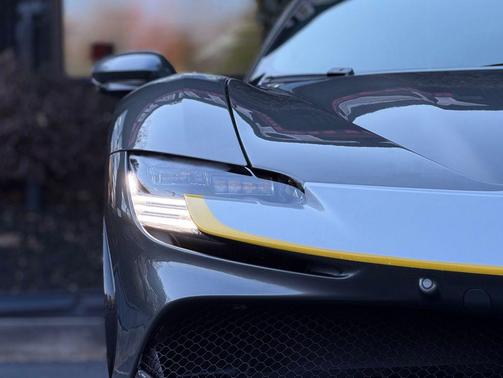 2021 Ferrari SF90 Stradale Base