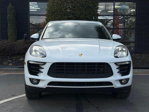 White 2017 Porsche Macan Macan