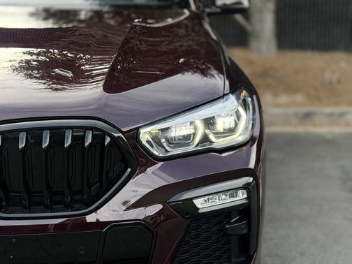 2021 BMW X6 M50i