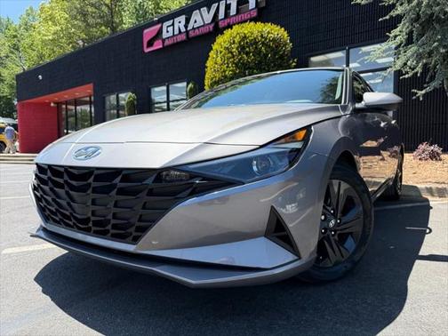 2022 Hyundai ELANTRA SEL